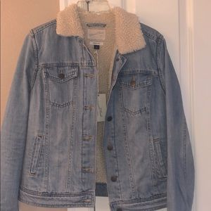 New w/ tags Sherpa Jean jacket
